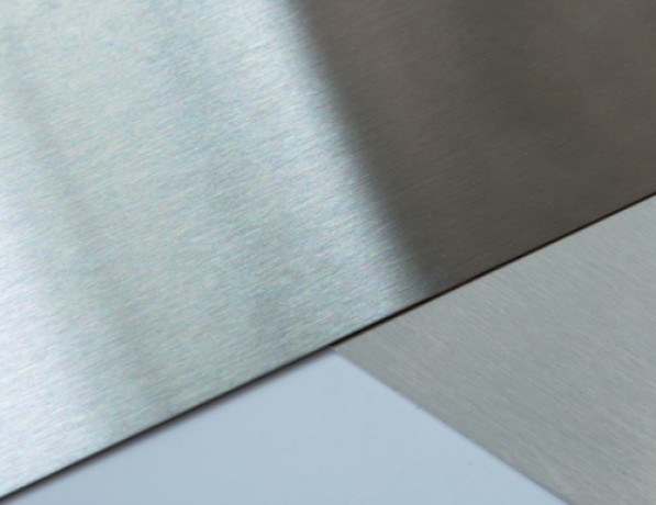 Лист нержавеющий шлифованный х/к 12Х18Н12Т 0,65 мм ГОСТ 19904-90 фото