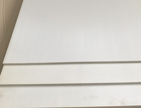 Полиэфирэфиркетон листовой PEEK 15х500х1000 мм ГОСТ 33366.1-2015 фото