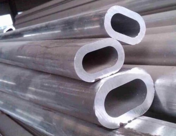 Труба алюминиевая овальная гладкая АД31 34,8х19,5 мм фото