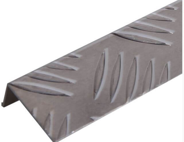 Уголок алюминиевый рифленый квинтет АД31 40х20 мм фото